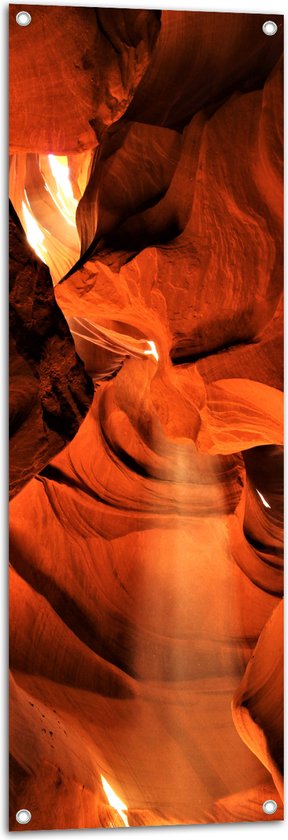 WallClassics - Tuinposter – Zonnestralen door Antelope Canyon - 40x120 cm Foto op Tuinposter  (wanddecoratie voor buiten en binnen)