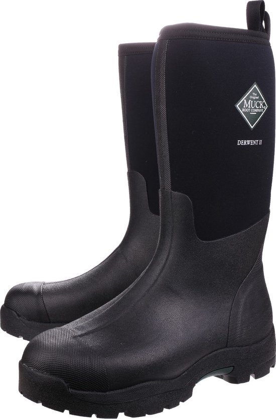 Zwarte Muck Boot Derwent II laarzen met een groene zool en een logo op de kuit.