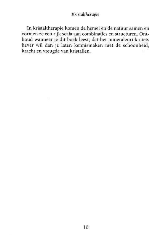 Tekstpagina met titel 'Kristaltherapie' en paragrafen over de verbinding tussen hemel en natuur in kristallen.