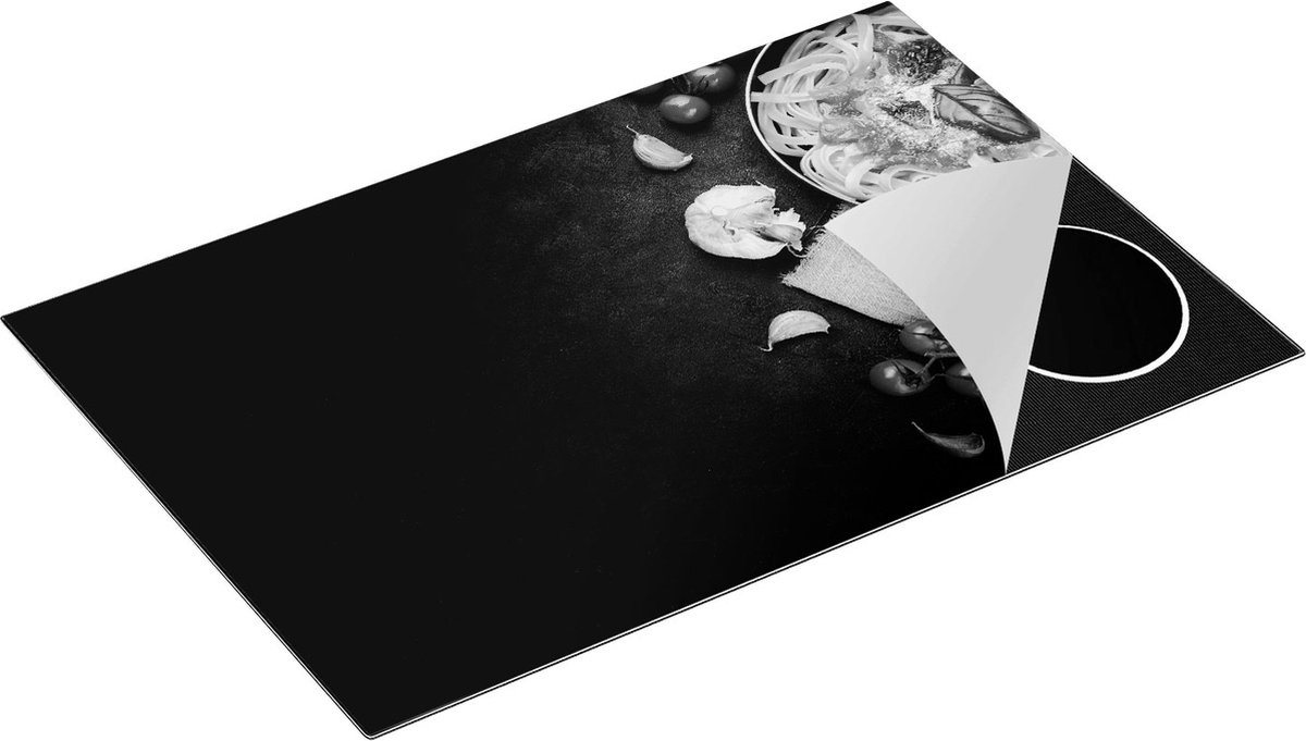Chefcare Inductie Beschermer Spaghetti met Groentes en Wijn - Zwart Wit - 81x52 cm - Afdekplaat Inductie - Kookplaat Beschermer - Inductie Mat
