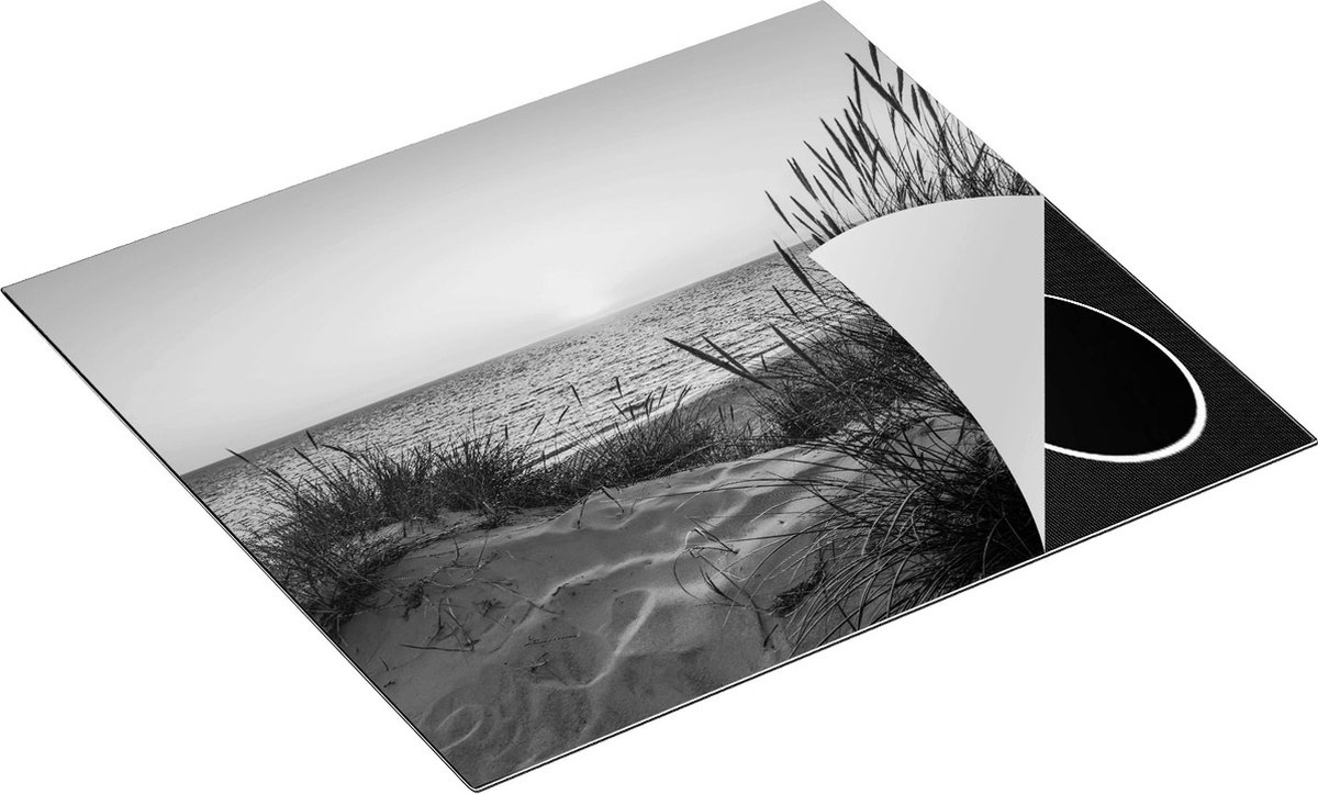 Chefcare Inductie Beschermer Strand en Zee vanuit de Duinen met Zonsondergang - Zwart Wit - 60x50 cm - Afdekplaat Inductie - Kookplaat Beschermer - Inductie Mat