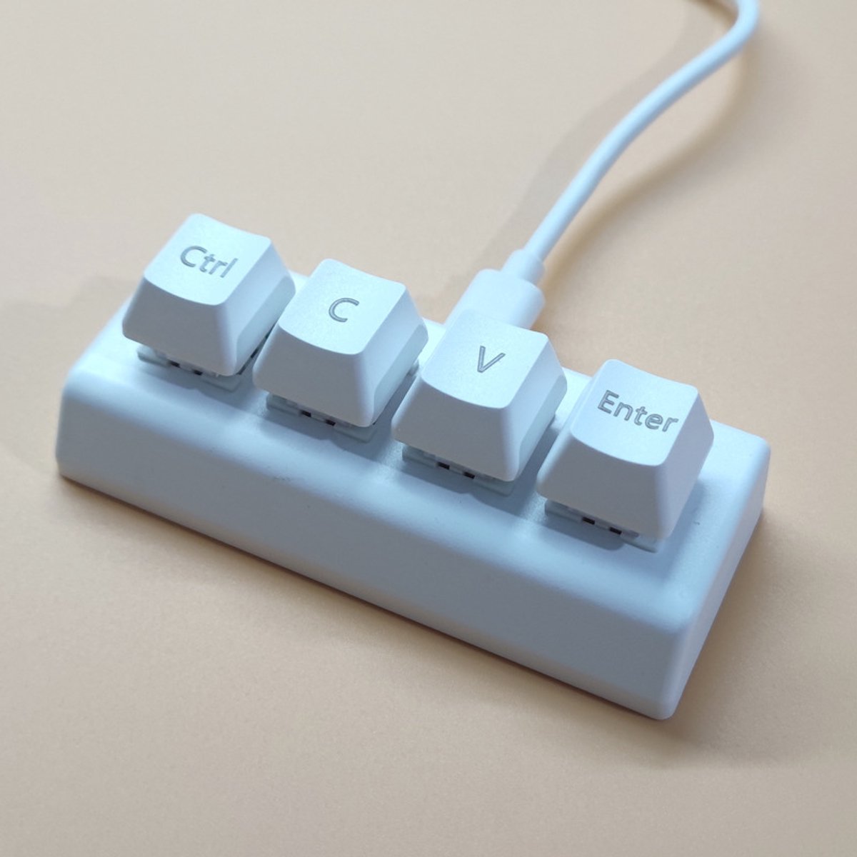 4-toetsen mini mechanisch USB-toetsenbord met rode schakelaars, Ctrl, C, V, Enter - wit