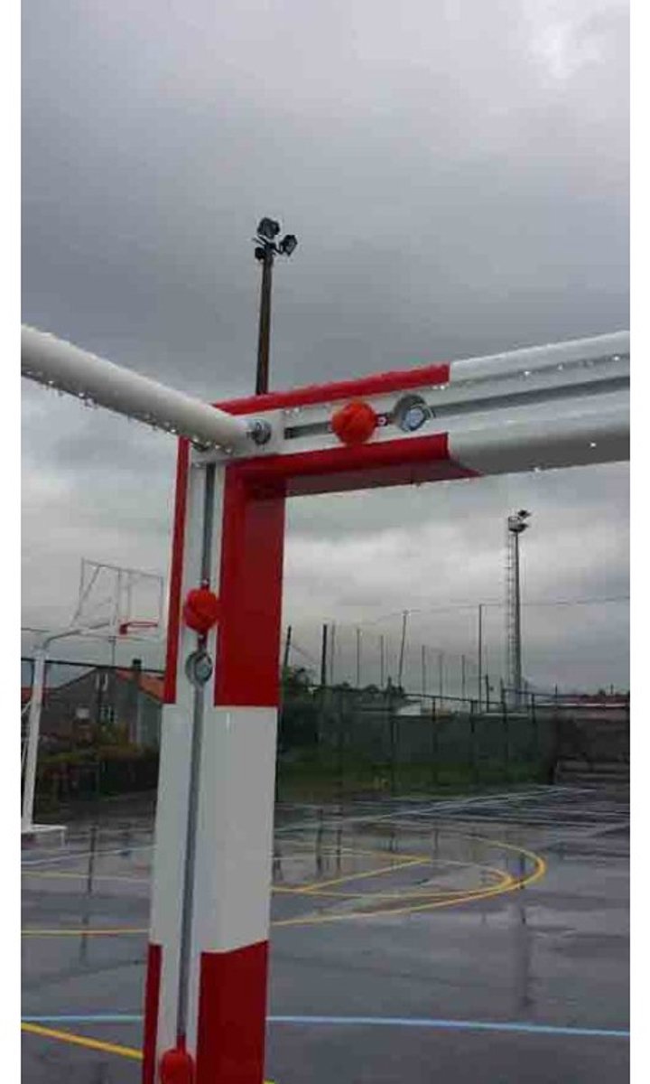 Set Aluminium Zaal/Handbal Doelen Verplaatsbaar 80x80 Mm Met 80x40 Mm Basis