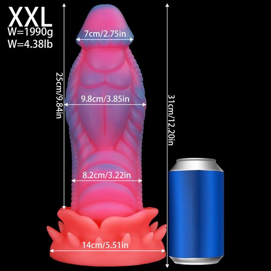 XXL roze en blauwe dildo van 25cm, met afmetingen en een frisdrankblikje ter vergelijking.