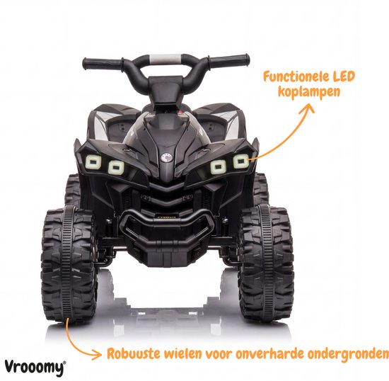 Vooraanzicht van de zwarte Vrooomy kinderquad met grote, robuuste wielen en LED-koplampen.