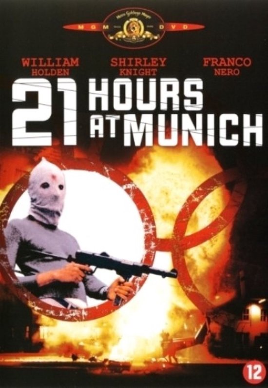 Poster voor de film '21 Hours at Munich' met een man met bivakmuts en geweer, en explosies op de achtergrond.