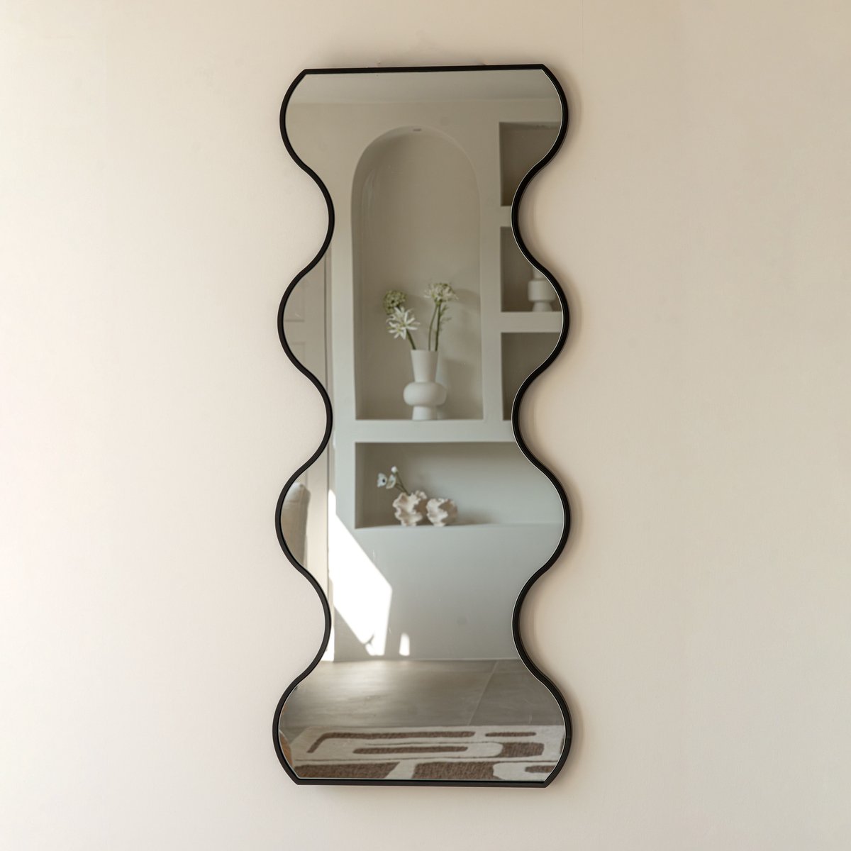 Indore Home Organische Spiegel 120 cm – Zwart – Golfrand Wandspiegel – Indore Home