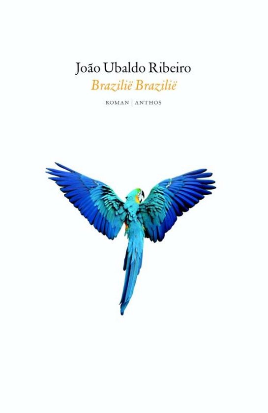 Boekcover 'Brazilie Brazilie' met een blauwe ara met gespreide vleugels.