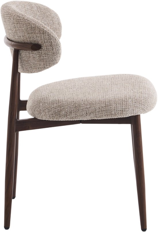 Profiel van een taupe stoffen stoel met bruine houten poten en gebogen rugleuning.