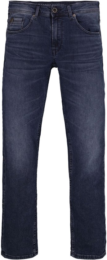 Vooraanzicht van een donkerblauwe slim fit jeans met lichte slijtage op de pijpen.