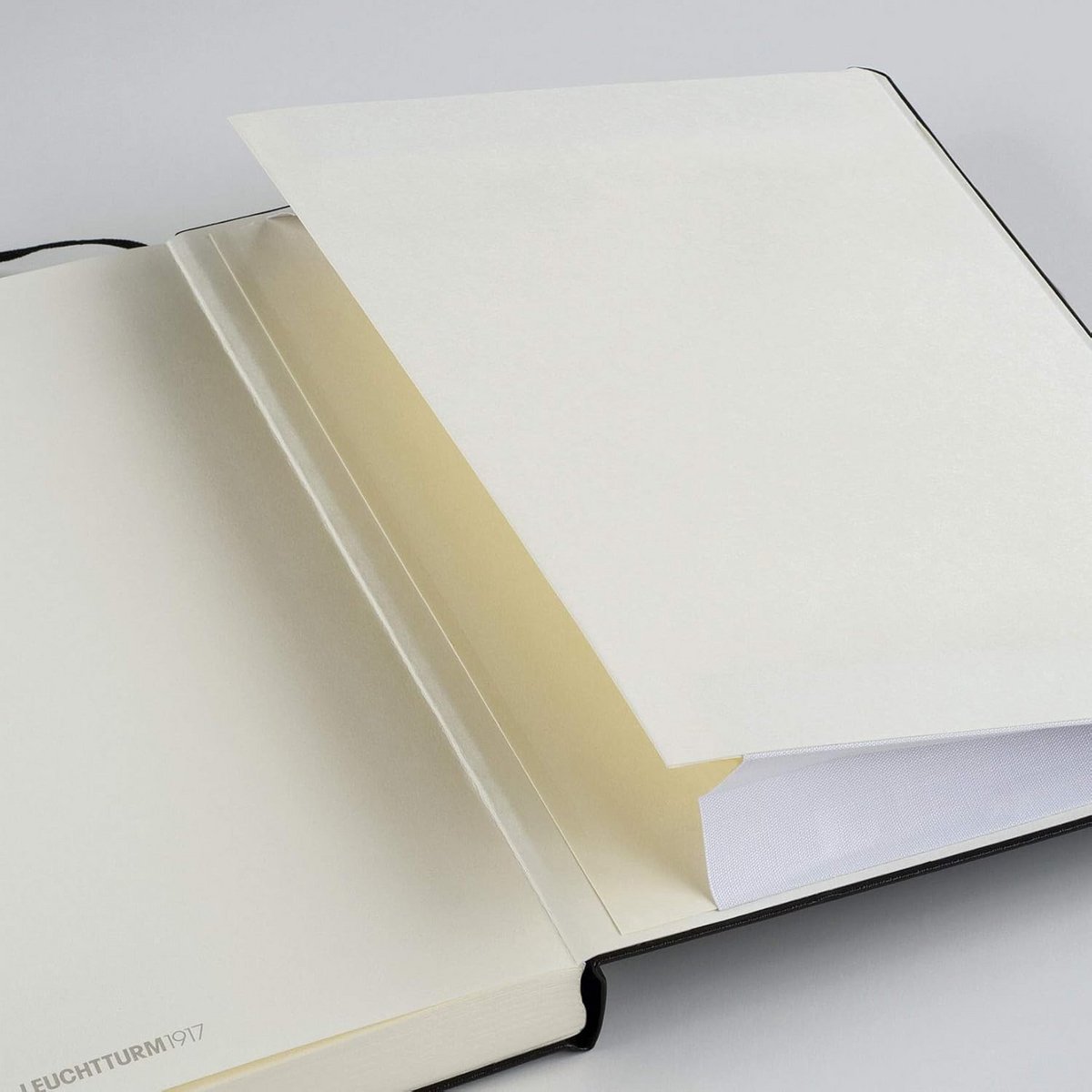 Notitieboek Classic A4 Oversized Glad Zwart
