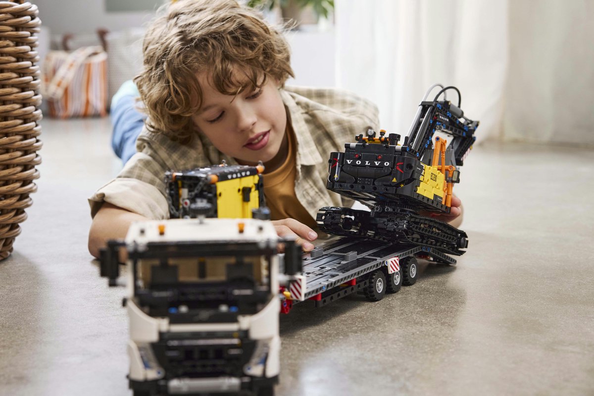 LEGO Technic Volvo FMX truck & EC230 elektrische graafmachine 42175 — afbeelding 14