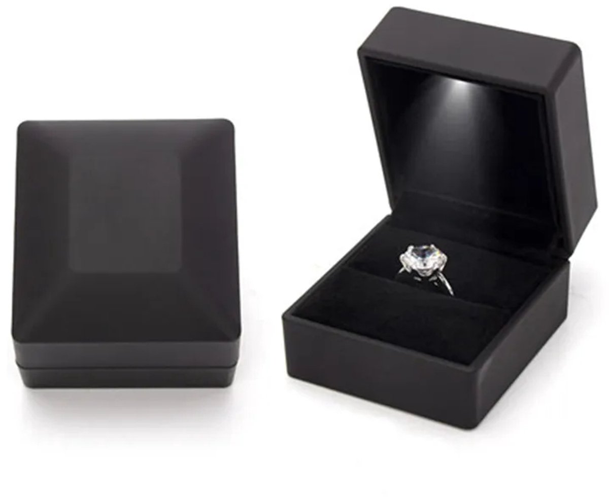 JustValue Ring Doosje met LED - Juwelendoos voor Verlovingsring - Ringdoosje Aanzoek - Zwart