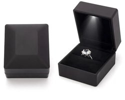 JustValue Ring Doosje met LED - Juwelendoos voor Verlovingsring - Ringdoosje Aanzoek - Zwart