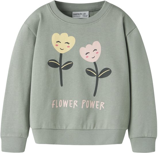 Lichtgroene sweater met gele en roze bloemenprint en de tekst "FLOWER POWER".
