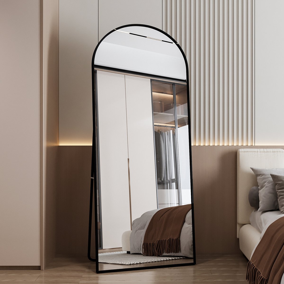 Gebogen staande spiegel 180x80 cm, met verstelbare standaard, zwart aluminium frame, hange