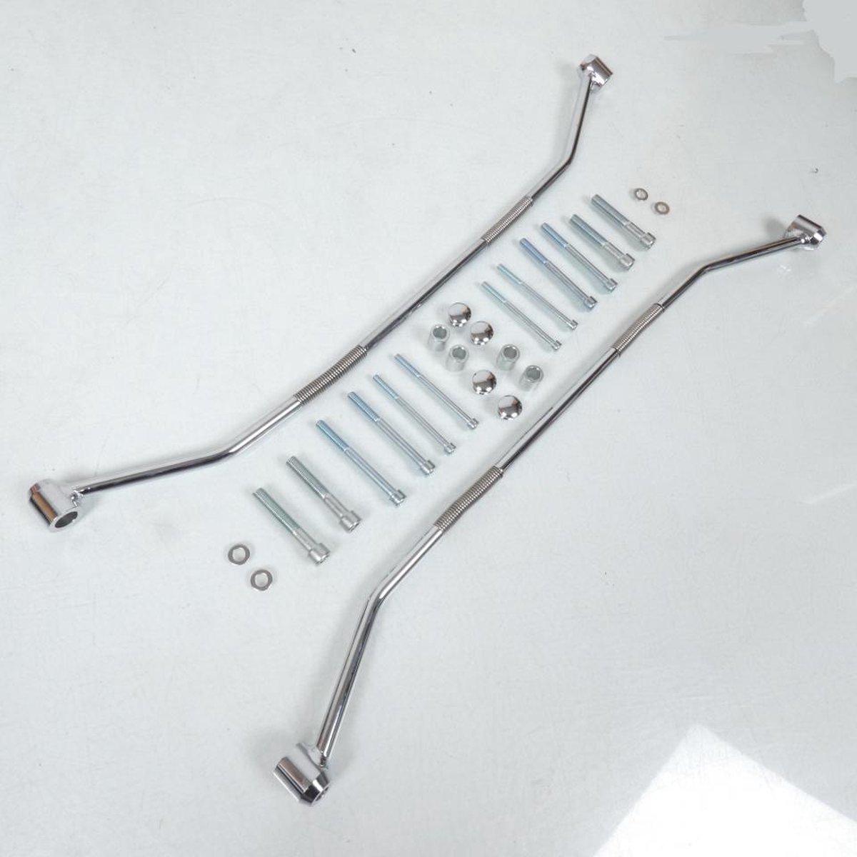 Kit support valise latérale universel HIGHWAY HAWK pour moto Custom 66-030