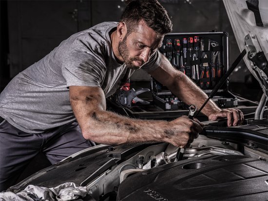 kwb Werkzeugkoffer aus robustem Aluminium inkl. 129-tlg. hochwertigem Werkzeug-Set als perfekte Grundausstattung für den Haushalt, die Werkstatt oder den mobilen Einsatz