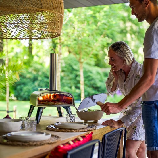 LIVIN' Pizzaoven Pellet - Pizzaovens voor buiten - 12" Pizzaoven - Pizza oven buiten - Pellet Pizza oven - Pizzaoven voor buiten - Pizza Oven Houtgestookte - Pizza Oven Tuin - Inclusief Thermometer - Draagbaar - 55*36*27 CM - RVS - Zwart