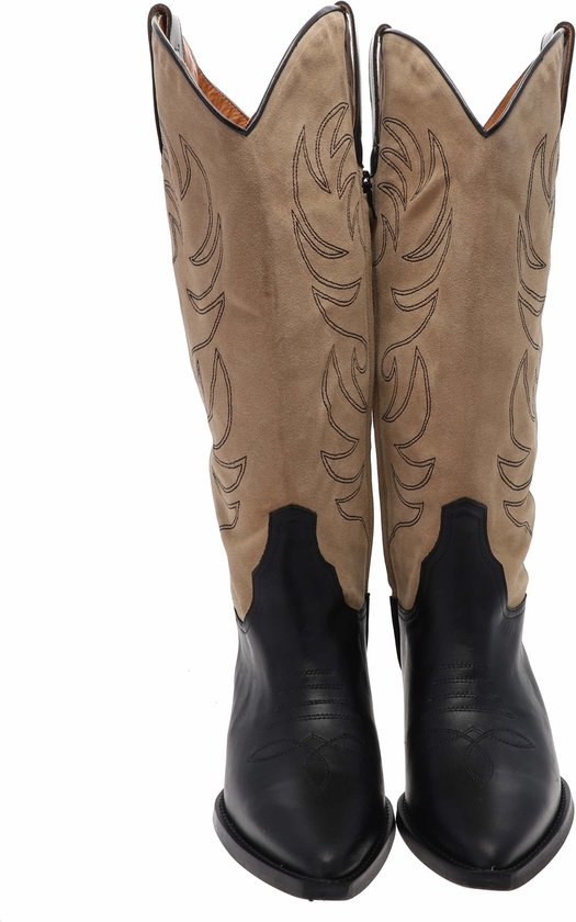 Zwarte laarzen met beige schacht, sierlijke stiksels en puntige neus.