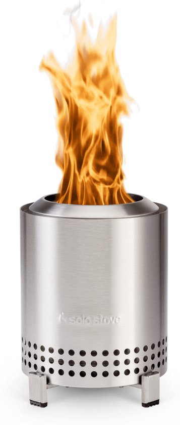 RVS Solo Stove met vlammen