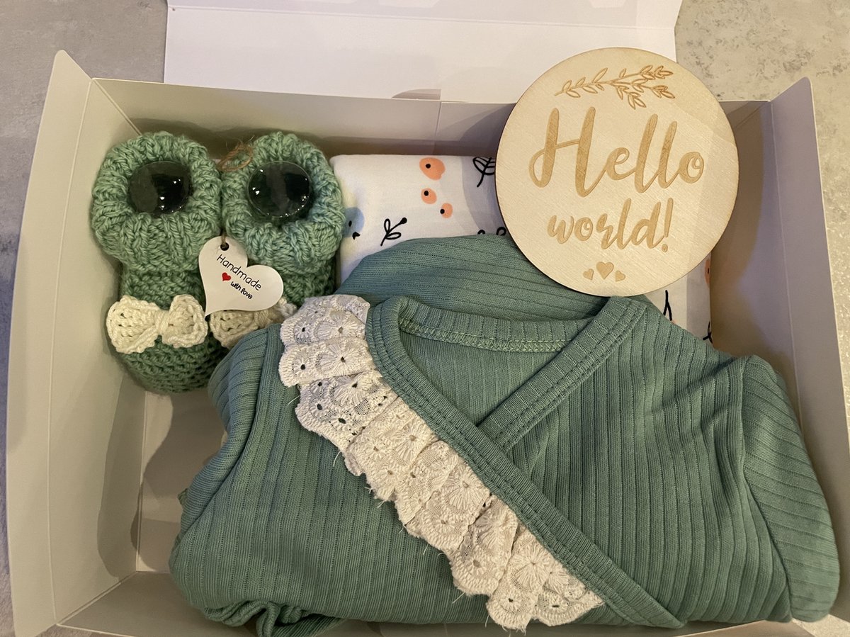 Goedkoopste Maminobaby.nl - Baby Geschenkset meisjes - Newborn set - Handmade Babyslofjes - Babykleding - Babyshower cadeau - Kraamcadeau
