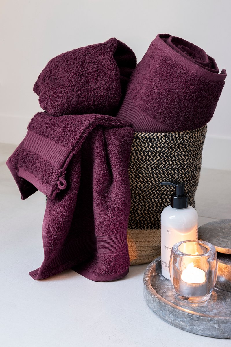 Mistral Home - HANDDOEK - katoen - handdoek 50 x 100 cm - effen kleur - aubergine