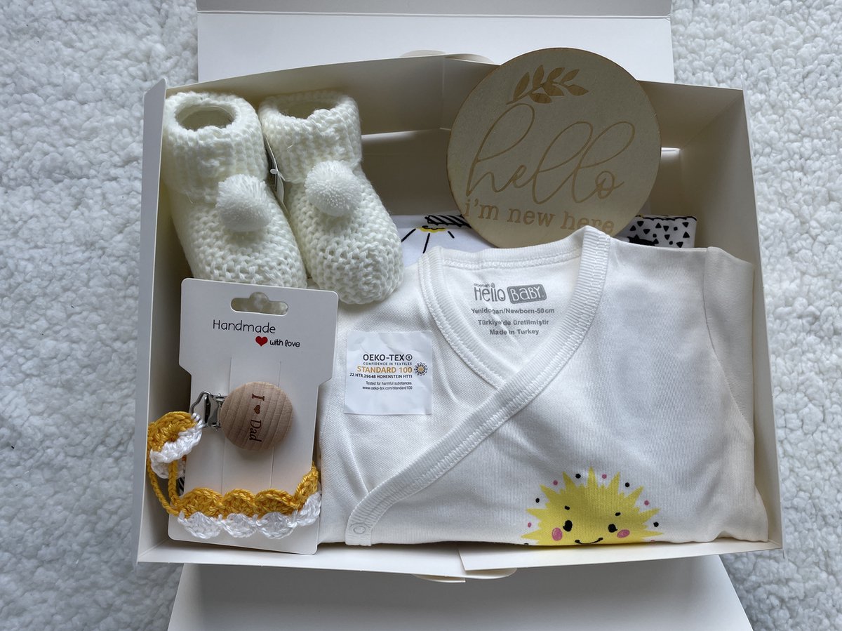 Goedkoopste Maminobaby.nl - Hello world - Baby Geschenkset meisjes/jongens | Newborn kledingset | Handmade speenkoord | Kraamcadeau | Babyshower