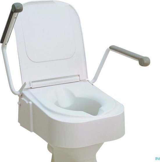 Witte toiletverhoger met opklapbare grijze armleuningen en grijze doppen.