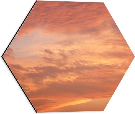 Dibond Hexagon - Prachtige Pastelroze en -oranje Lucht vol Wolken - 40x34.8 cm Foto op Hexagon (Met Ophangsysteem)