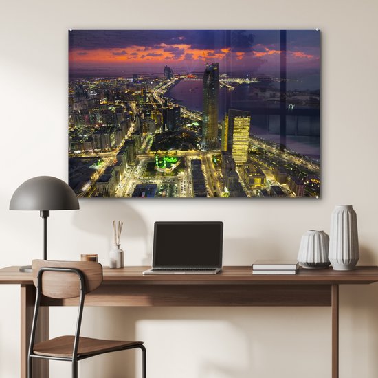 ® Glasschilderij 90x60 cm - Schilderij acrylglas - De skyline van Abu Dhabi in de Verenigde Arabische Emiraten met hemel - Foto op glas - Muurdecoratie woonkamer - Wanddecoratie slaapkamer - Schilderijen