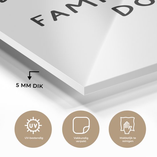 MuchoWow® Glasschilderij 80x120 cm - Schilderij acrylglas - Engelse quote "DNA doesn't make a family, love does" met een hartje op een witte achtergrond - Foto op glas - Schilderijen