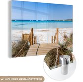 MuchoWow® Glasschilderij 120x80 cm - Schilderij acrylglas - Strand - Hout - Spanje - Foto op glas - Schilderijen
