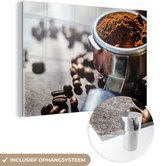 Peintures sur verre - Le café fraîchement moulu entouré de grains d'espresso - 60x40 cm - Peintures Plexiglas