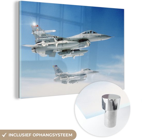 MuchoWow® Glasschilderij 90x60 cm - Schilderij acrylglas - Twee vliegende militaire vliegtuigen - Foto op glas - Schilderijen