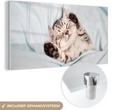 MuchoWow® Peinture sur verre 120x60 cm - Peinture sur verre acrylique - Chaton - Drôle - Lit - Enfants - Garçons - Filles - Kids - Photo sur verre - Peintures