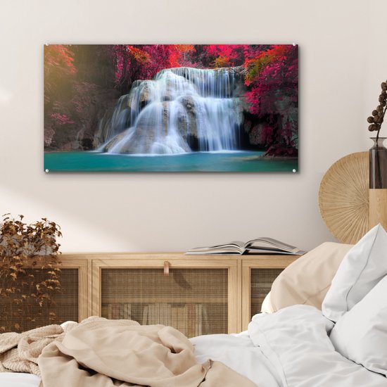 Glasschilderij - Acrylplaat - Waterval - Japanse esdoorn - Rood - Water - Foto op glas - Acrylglas - Glazen schilderij - Kamer decoratie - 80x40 cm - Wanddecoratie