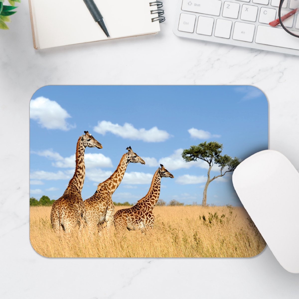 Muismat - Giraffen in het Hoge Gras - 25x18 cm - 2 mm Dik - Muismat van Vinyl