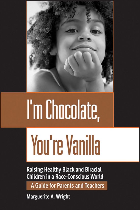 Zwart-wit portret van een lachend zwart kind met krullend haar, dat met zijn kin op zijn hand steunt. Boven de titel 'I'm Chocolate, You're Vanilla'.