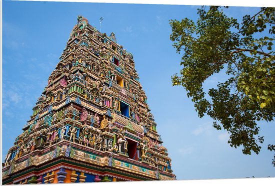 PVC Schuimplaat - Traditionele Kidangamparambu Sree Bhuvaneswari Tempel Vol met Kleurrijke Beelden - 120x80 cm Foto op PVC Schuimplaat (Met Ophangsysteem)