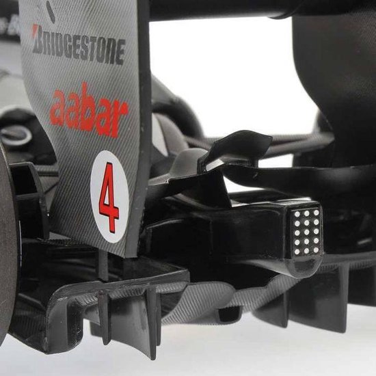 Minichamps 1/18 Mercedes MGP W01 - Brawn BGP001 - N°4 Nico Rosberg - 2010