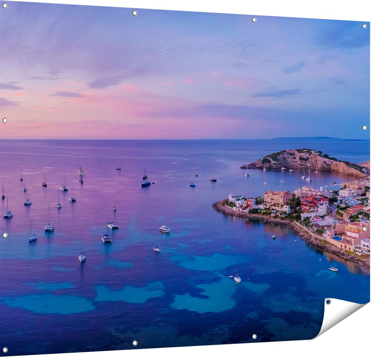 Gards Tuinposter Ibiza met Boten op het Water bij Zonsopgang - 150x120 cm - Tuindoek - Tuindecoratie - Wanddecoratie buiten - Tuinschilderij Multikleur