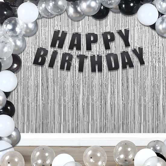 Zilveren glitter achtergrond met 'HAPPY BIRTHDAY' slinger en ballonnen.