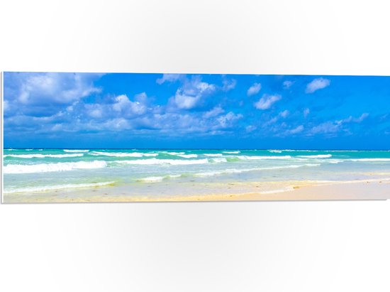 PVC Schuimplaat - Schapenwolkjes boven Kalme Zee bij het Strand - 90x30 cm Foto op PVC Schuimplaat (Met Ophangsysteem)