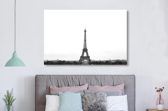 La Tour Eiffel au loin 180x120 cm - Tirage photo sur toile (Décoration murale salon / chambre) XXL / Groot format!