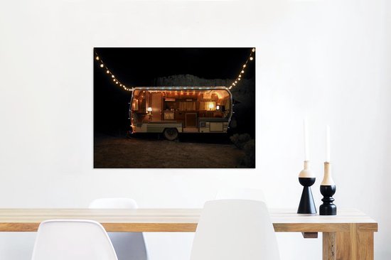 Une caravane avec éclairage 80x60 cm - Tirage photo sur toile (Décoration murale salon / chambre)