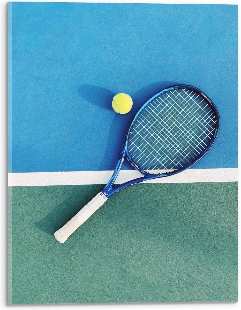 Acrylglas - Tennisracket met Tennisbal - 30x40cm Foto op Acrylglas (Met Ophangsysteem)