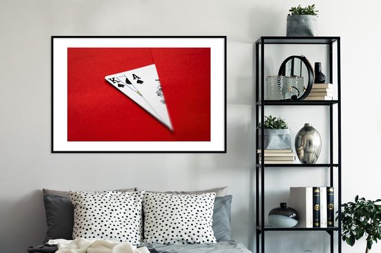 Photo encadrée - Cartes sous cadre photo rouge surface noire avec passe  partout blanc... | bol.com