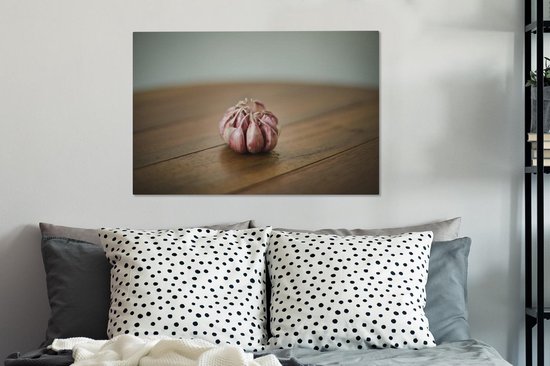 Un seul ail ou Allium sativum sur la table Toile 90x60 cm - Tirage photo sur toile (Décoration murale salon / chambre)