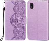 Voor Samsung Galaxy A01 Core Flower Vine Embossing Pattern Horizontale Flip Leather Case met Card Slot & Holder & Wallet & Lanyard (Purple)